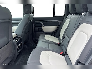 Used Land Rover Defender 110 2024 for sale - 75203735: Photo