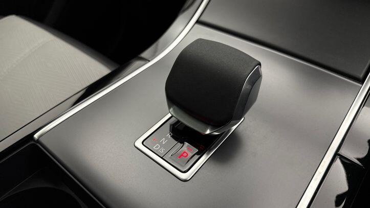 Used Land Rover Range Rover Velar 2024 for sale - 77620513: Photo 13