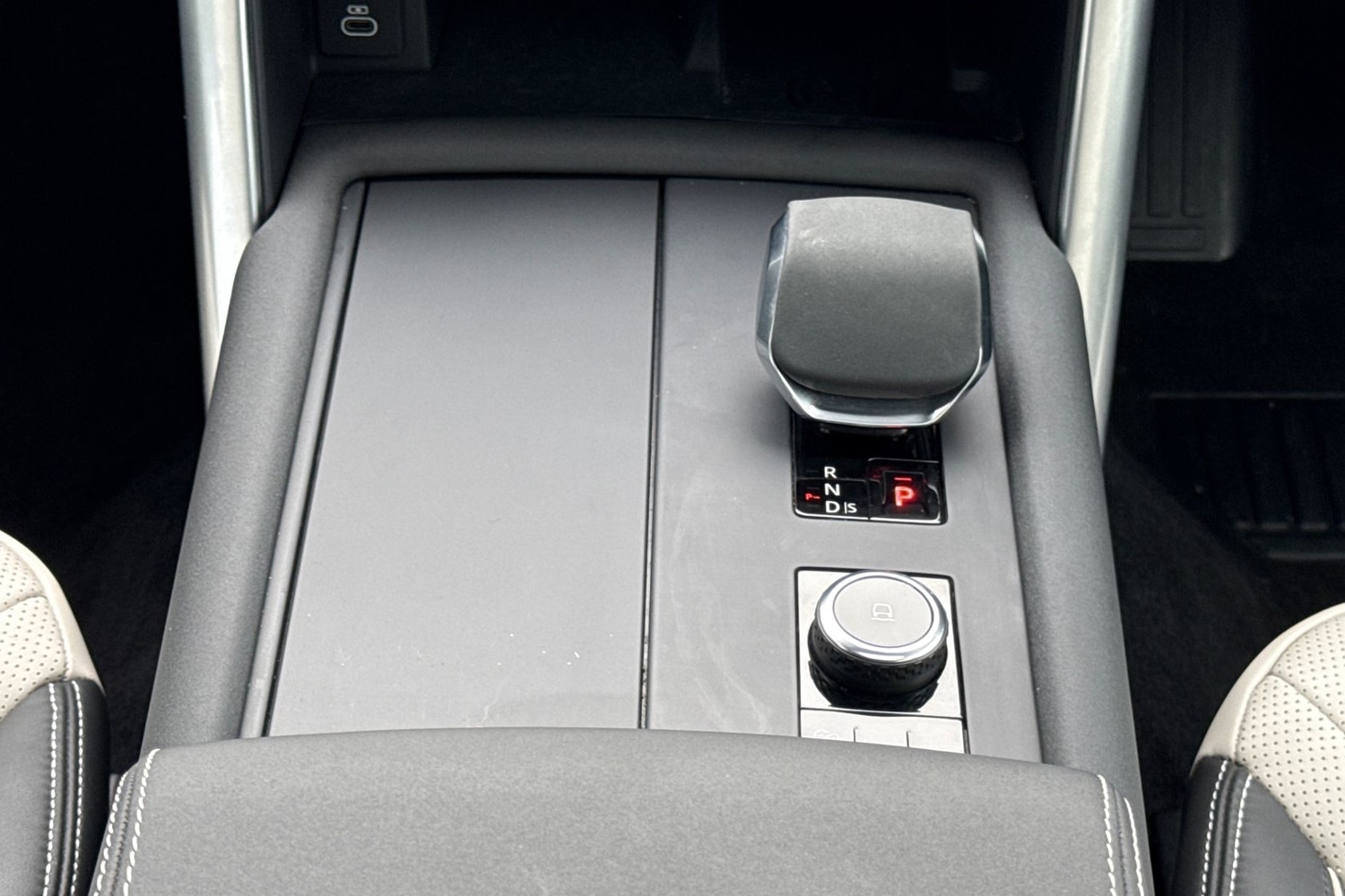 Used Land Rover Discovery 2024 for sale - 76805366: Photo 14