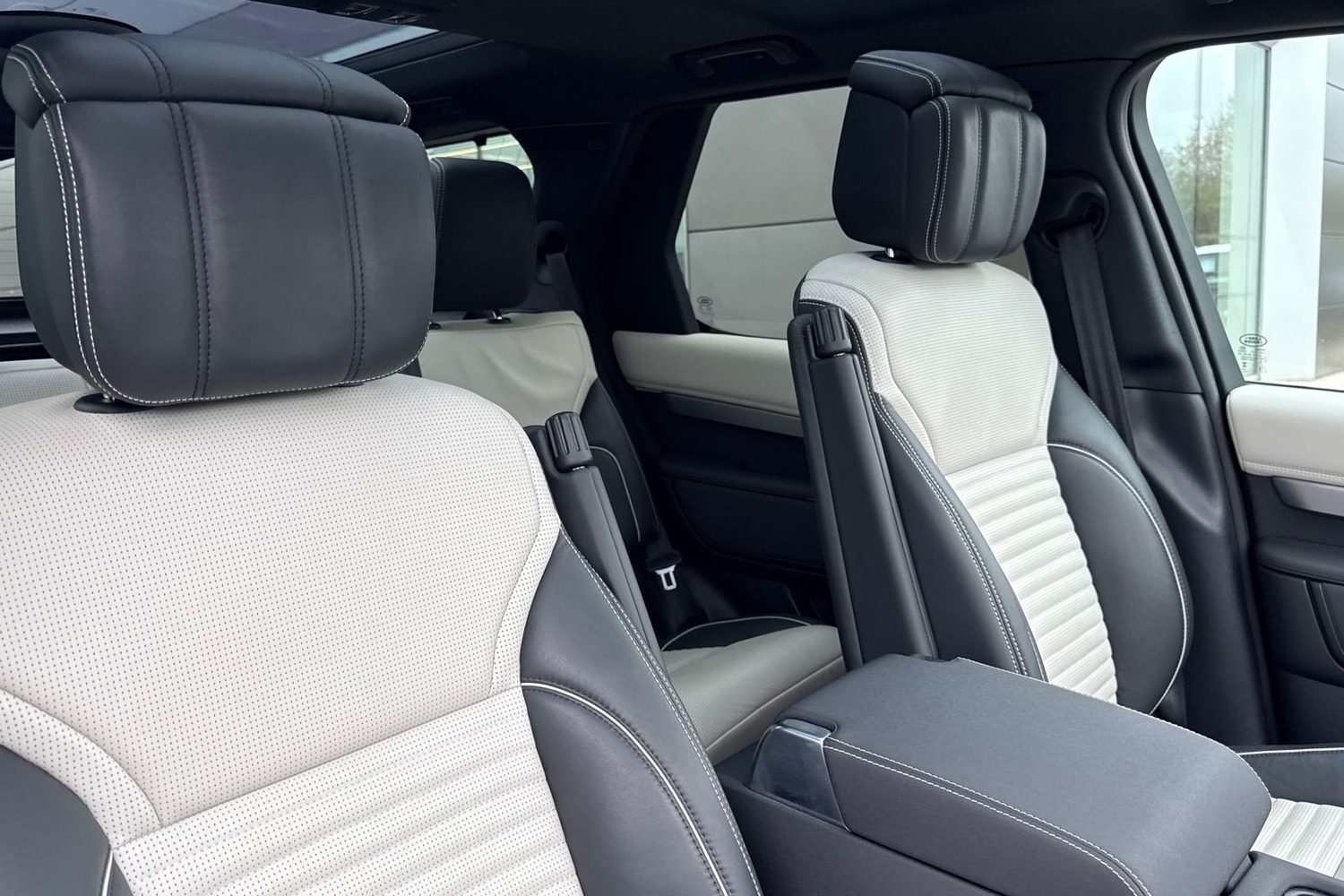 Used Land Rover Discovery 2024 for sale - 76805366: Photo 22