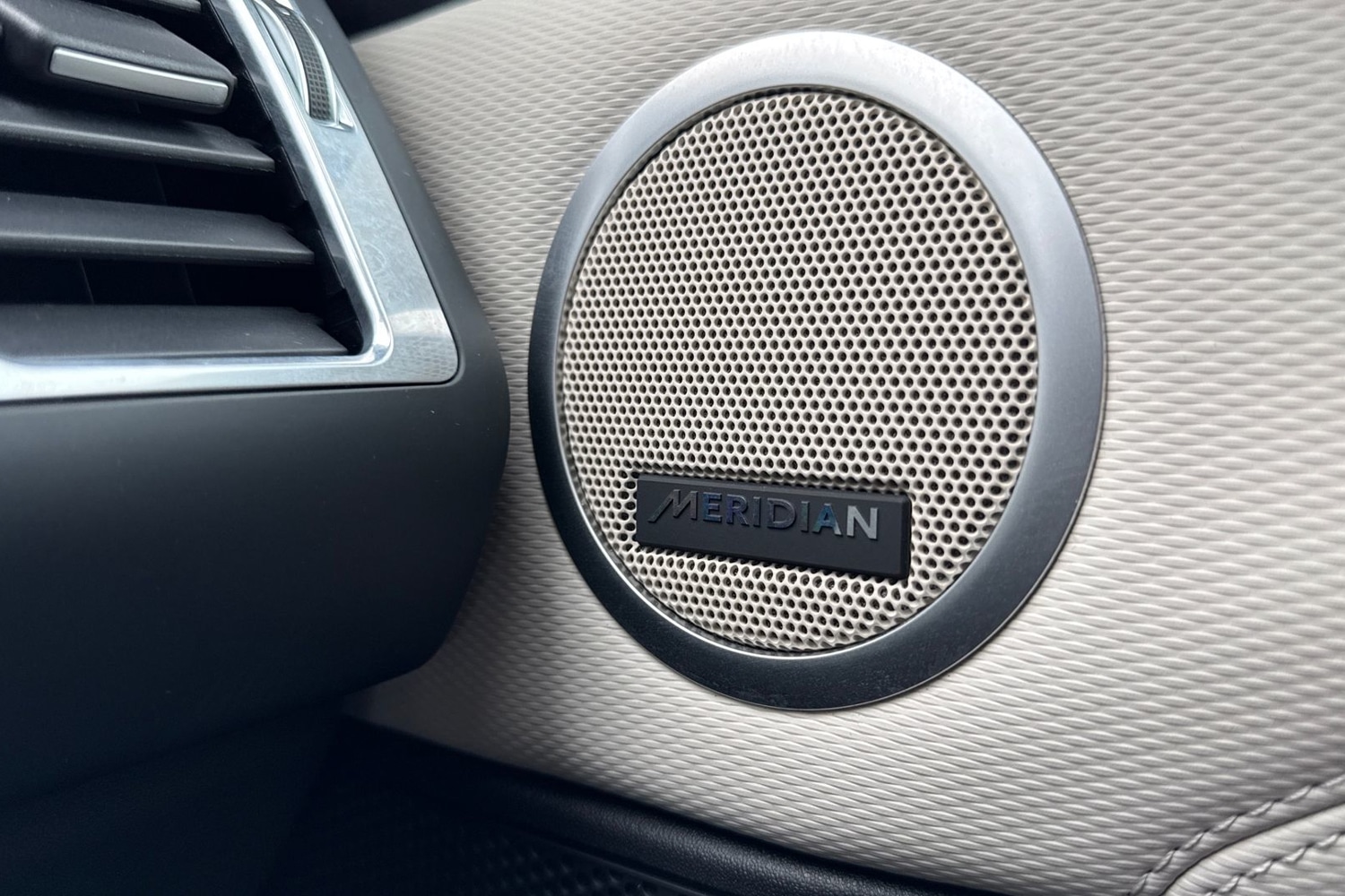 Used Land Rover Discovery 2024 for sale - 76805366: Photo 25