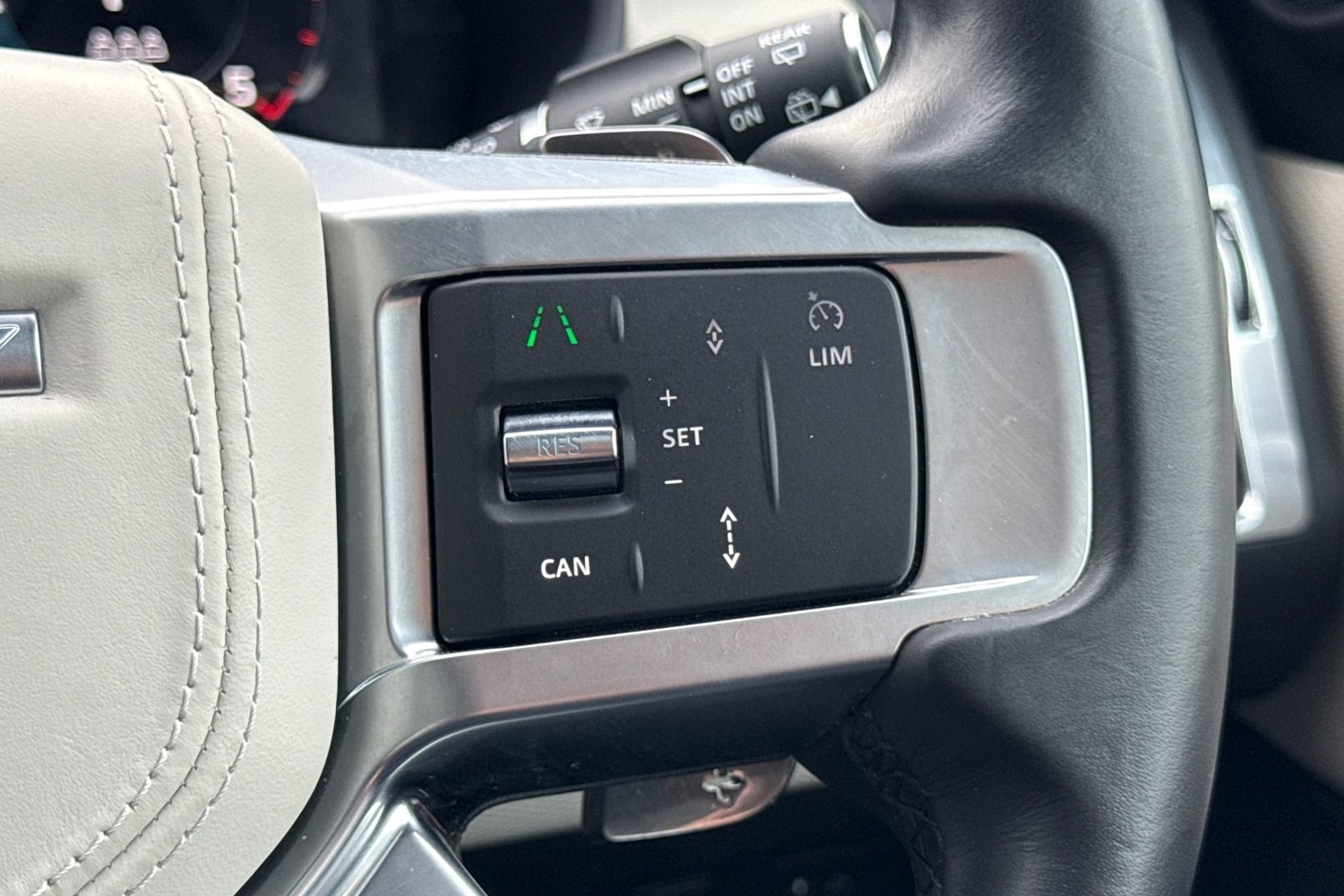 Used Land Rover Discovery 2024 for sale - 76805366: Photo 32