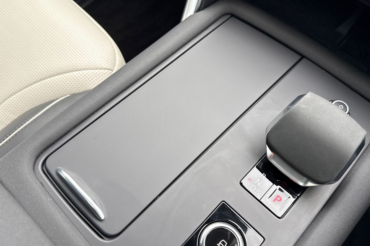 Used Land Rover Discovery 2024 for sale - 76805366: Photo 43