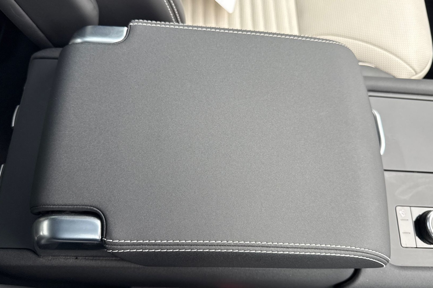 Used Land Rover Discovery 2024 for sale - 76805366: Photo 46