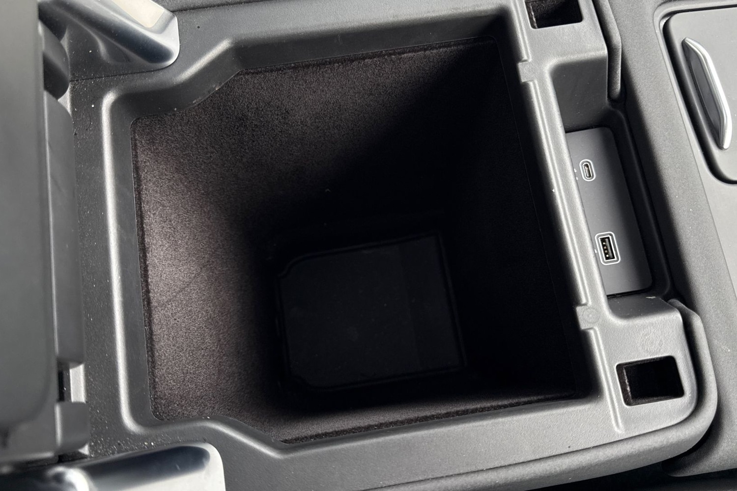 Used Land Rover Discovery 2024 for sale - 76805366: Photo 47