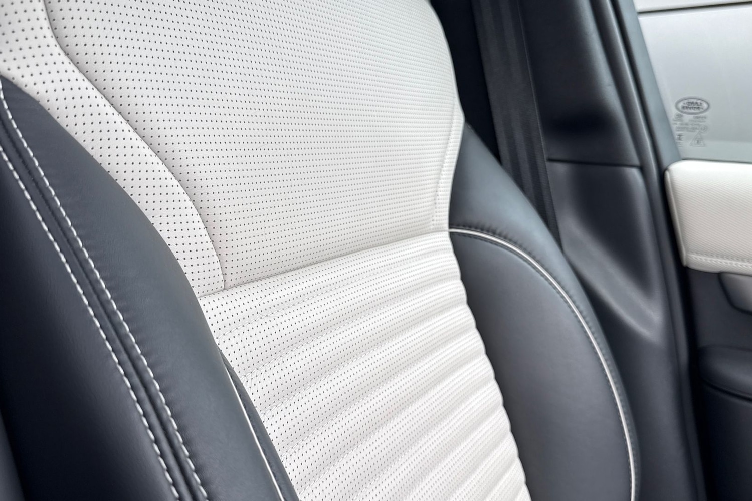 Used Land Rover Discovery 2024 for sale - 76805366: Photo 48