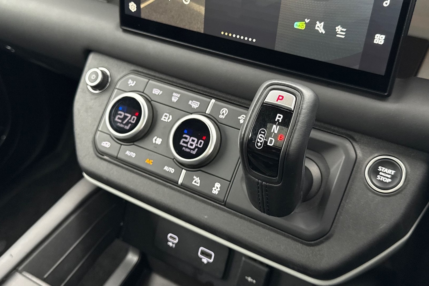 Used Land Rover Defender 2023 for sale - 76896079: Photo 13