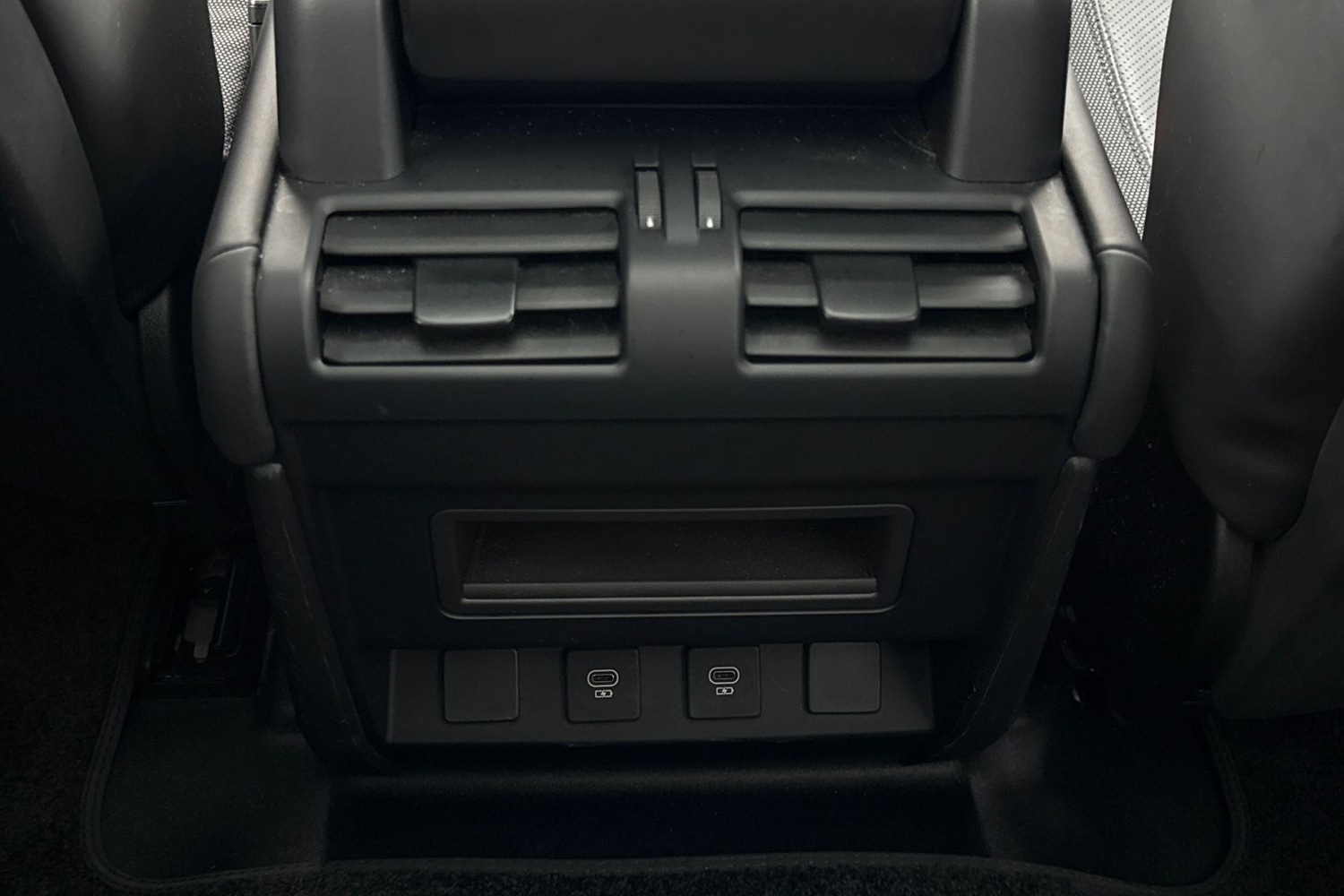 Used Land Rover Defender 2023 for sale - 76896079: Photo 18