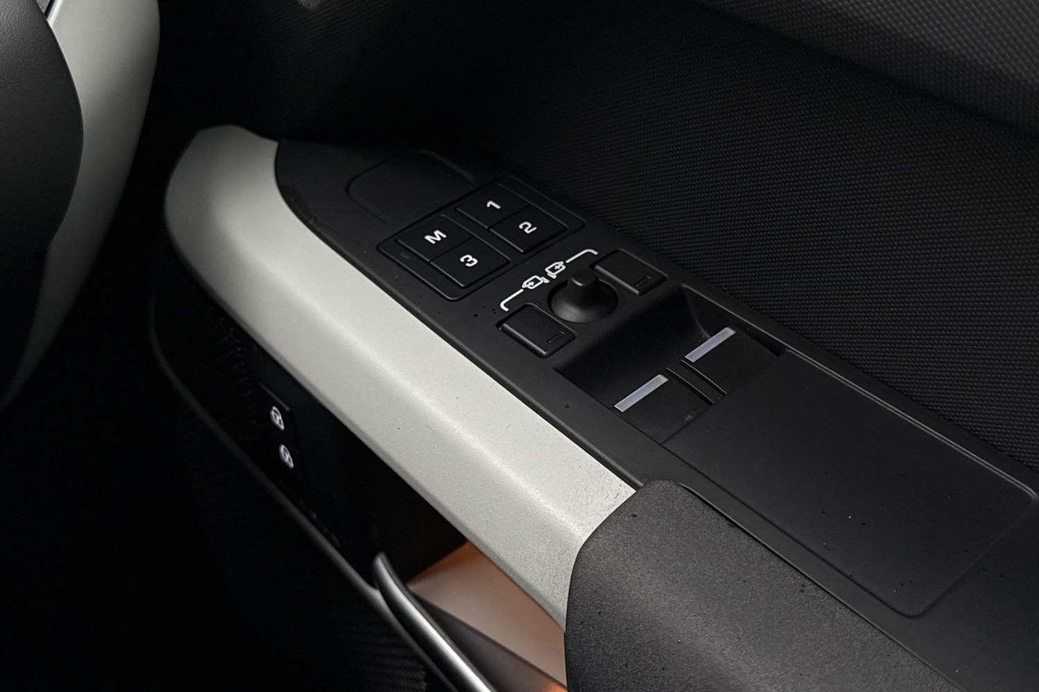 Used Land Rover Defender 2023 for sale - 76896079: Photo 25