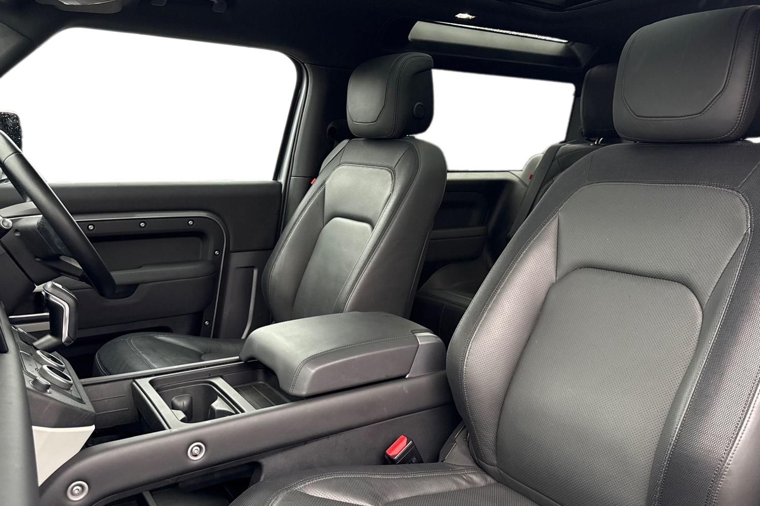 Used Land Rover Defender 2023 for sale - 76896079: Photo 3