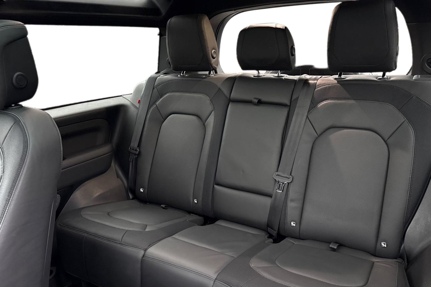 Used Land Rover Defender 2023 for sale - 76896079: Photo 4