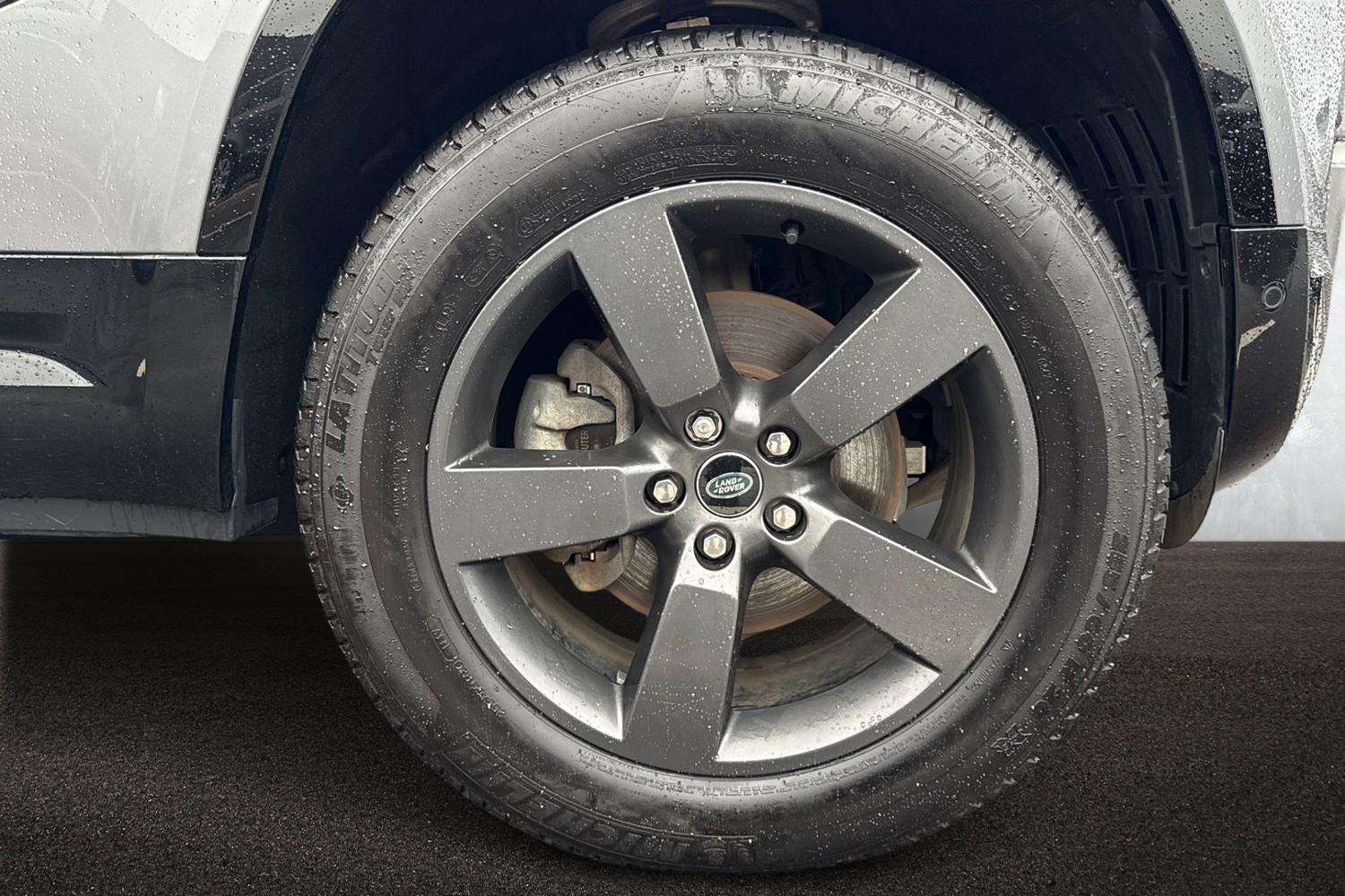 Used Land Rover Defender 2023 for sale - 76896079: Photo 8