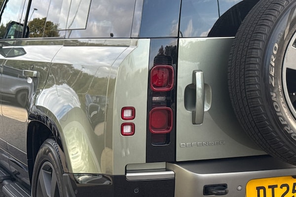 Used Land Rover Defender 110 2025 for sale - 76220246: Photo 19