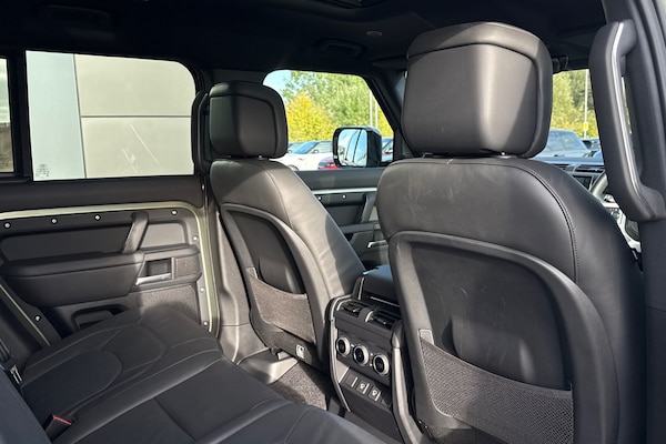 Used Land Rover Defender 110 2025 for sale - 76220246: Photo 34