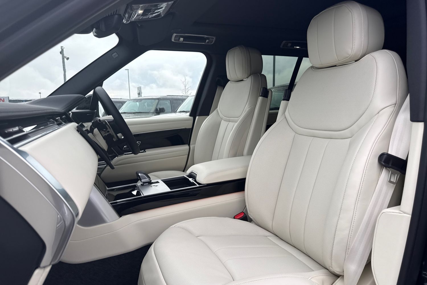 Used Land Rover Range Rover 2025 for sale - 76416587: Photo 11