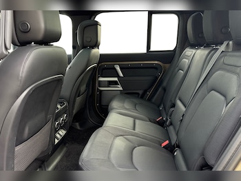 Used Land Rover Defender 110 2023 for sale - 75421909: Photo