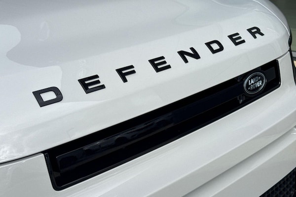Used Land Rover Defender 110 2025 for sale - 76250606: Photo 23