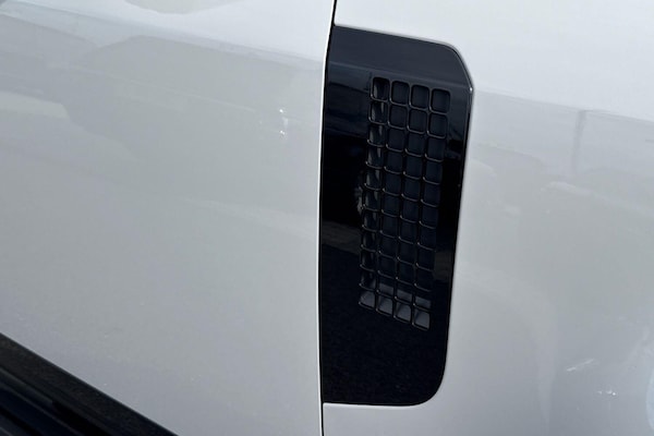 Used Land Rover Defender 110 2025 for sale - 76250606: Photo 25