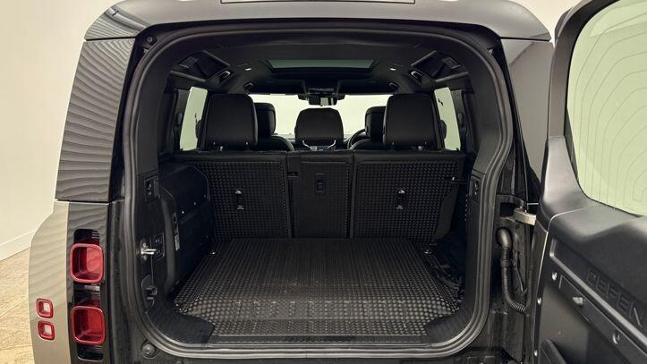 Used Land Rover Defender 2024 for sale - 77275366: Photo 11