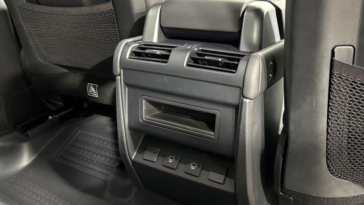 Used Land Rover Defender 2024 for sale - 77275366: Photo 18