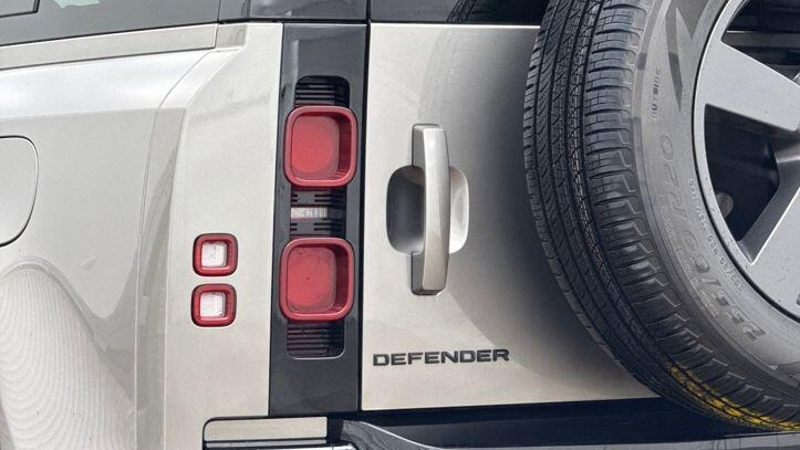 Used Land Rover Defender 2024 for sale - 77275366: Photo 19
