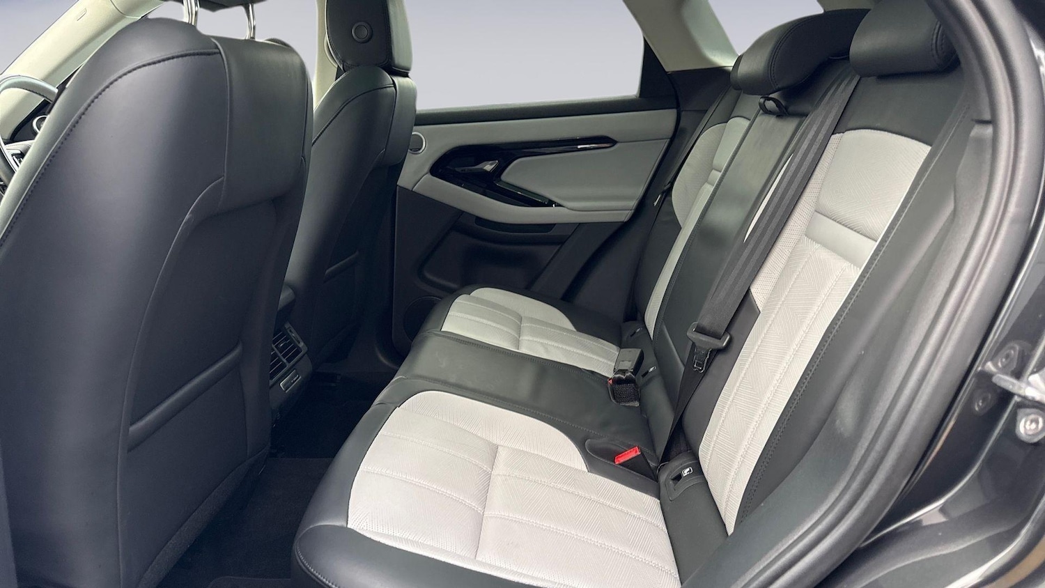 Used Land Rover Range Rover Evoque 2024 for sale - 77919335: Photo 4