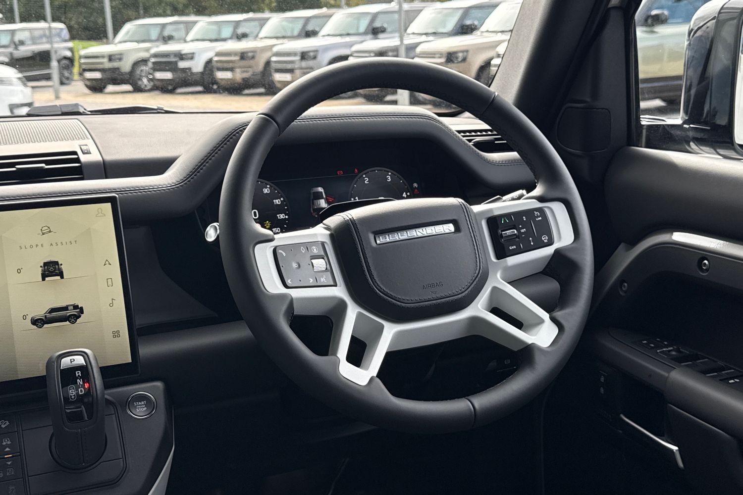 Used Land Rover Defender 110 2025 for sale - 76249219: Photo 27