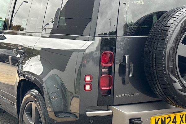 Used Land Rover Defender 110 2024 for sale - 76207057: Photo 26