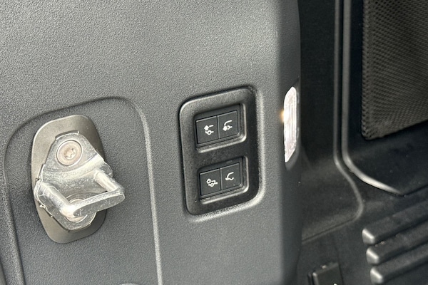 Used Land Rover Defender 110 2024 for sale - 76207057: Photo 27