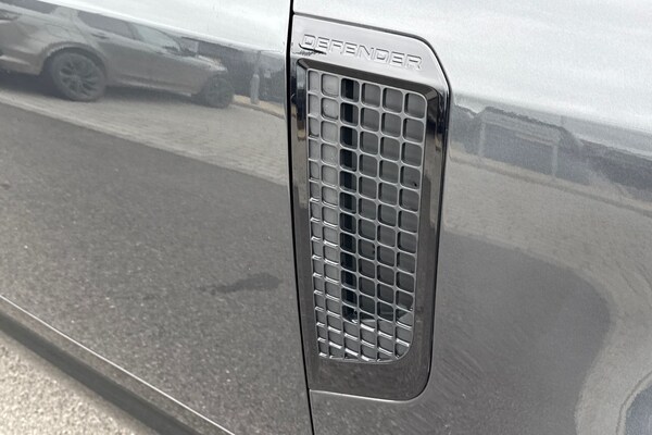 Used Land Rover Defender 110 2024 for sale - 76207057: Photo 28