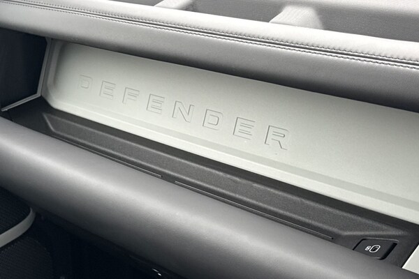 Used Land Rover Defender 110 2024 for sale - 76207057: Photo 32