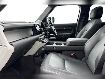 Used Land Rover Defender 110 2024 for sale - 76207057: Photo 3