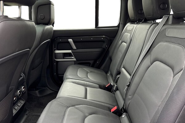 Used Land Rover Defender 110 2024 for sale - 76207057: Photo 4