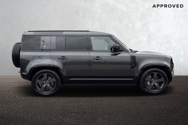 Used Land Rover Defender 110 2024 for sale - 76207057: Photo 5