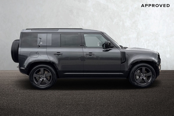 Used Land Rover Defender 110 2024 for sale - 76207057: Photo 6