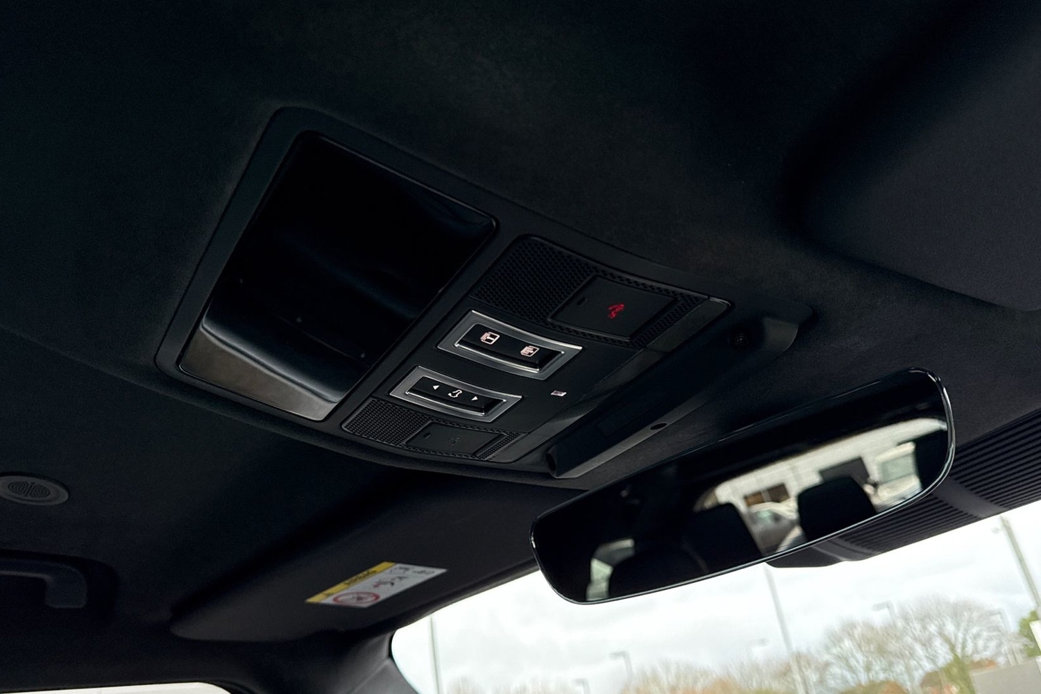 Used Land Rover Defender 130 2025 for sale - 77194830: Photo 24