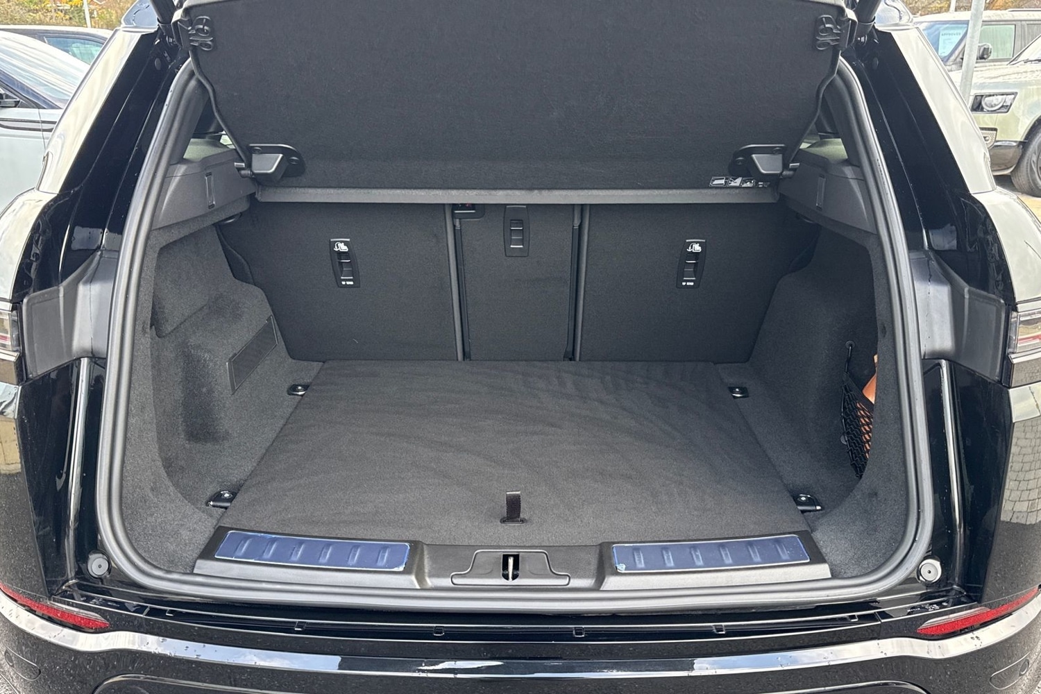 Used Land Rover Range Rover Evoque 2025 for sale - 76844528: Photo 11