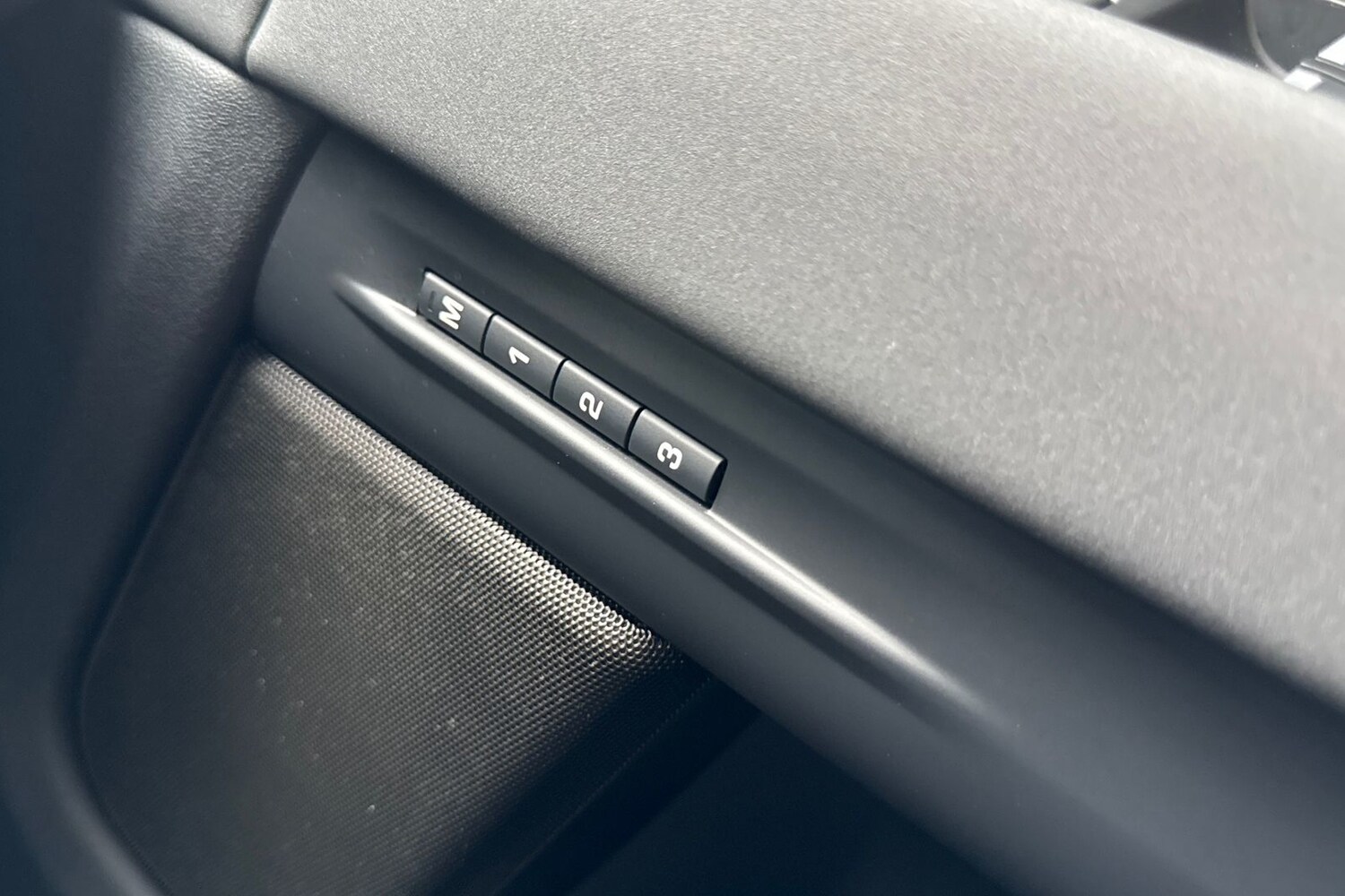 Used Land Rover Range Rover Evoque 2025 for sale - 76844528: Photo 26