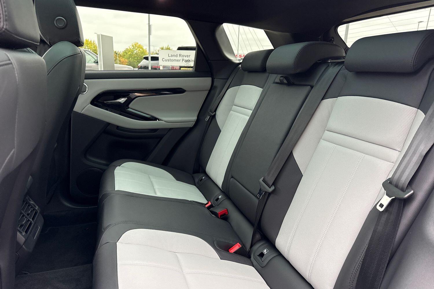 Used Land Rover Range Rover Evoque 2025 for sale - 76274580: Photo 4