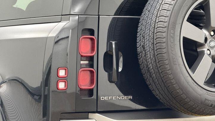 Used Land Rover Defender 90 2023 for sale - 77708648: Photo 19
