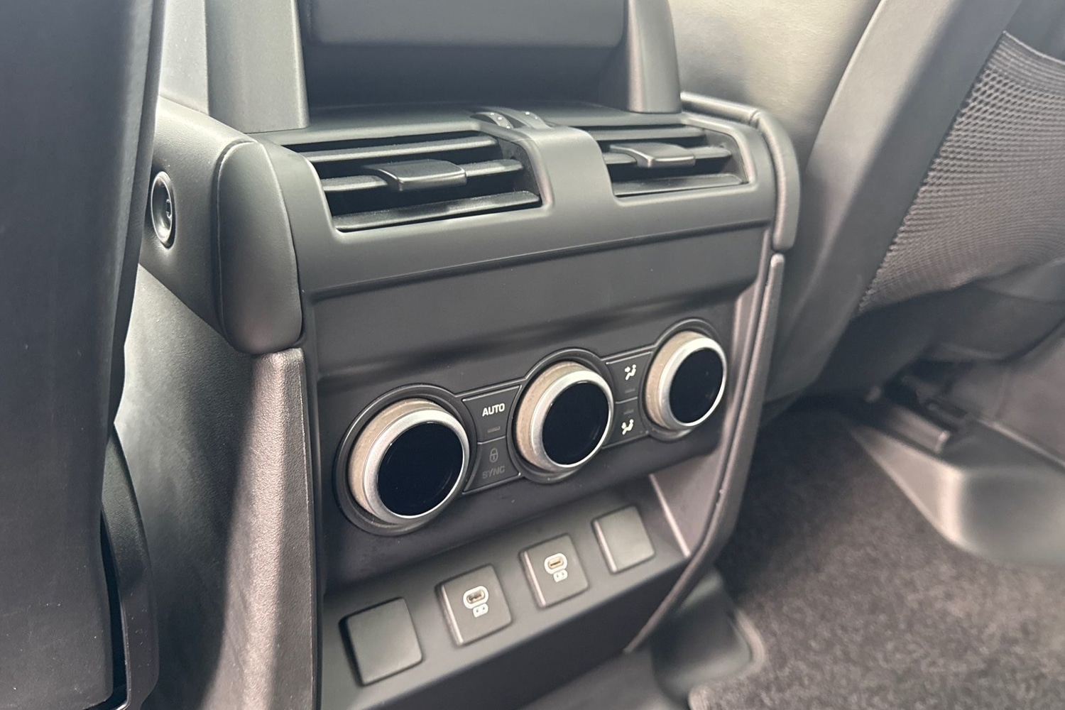 Used Land Rover Defender 110 2024 for sale - 76128612: Photo 19