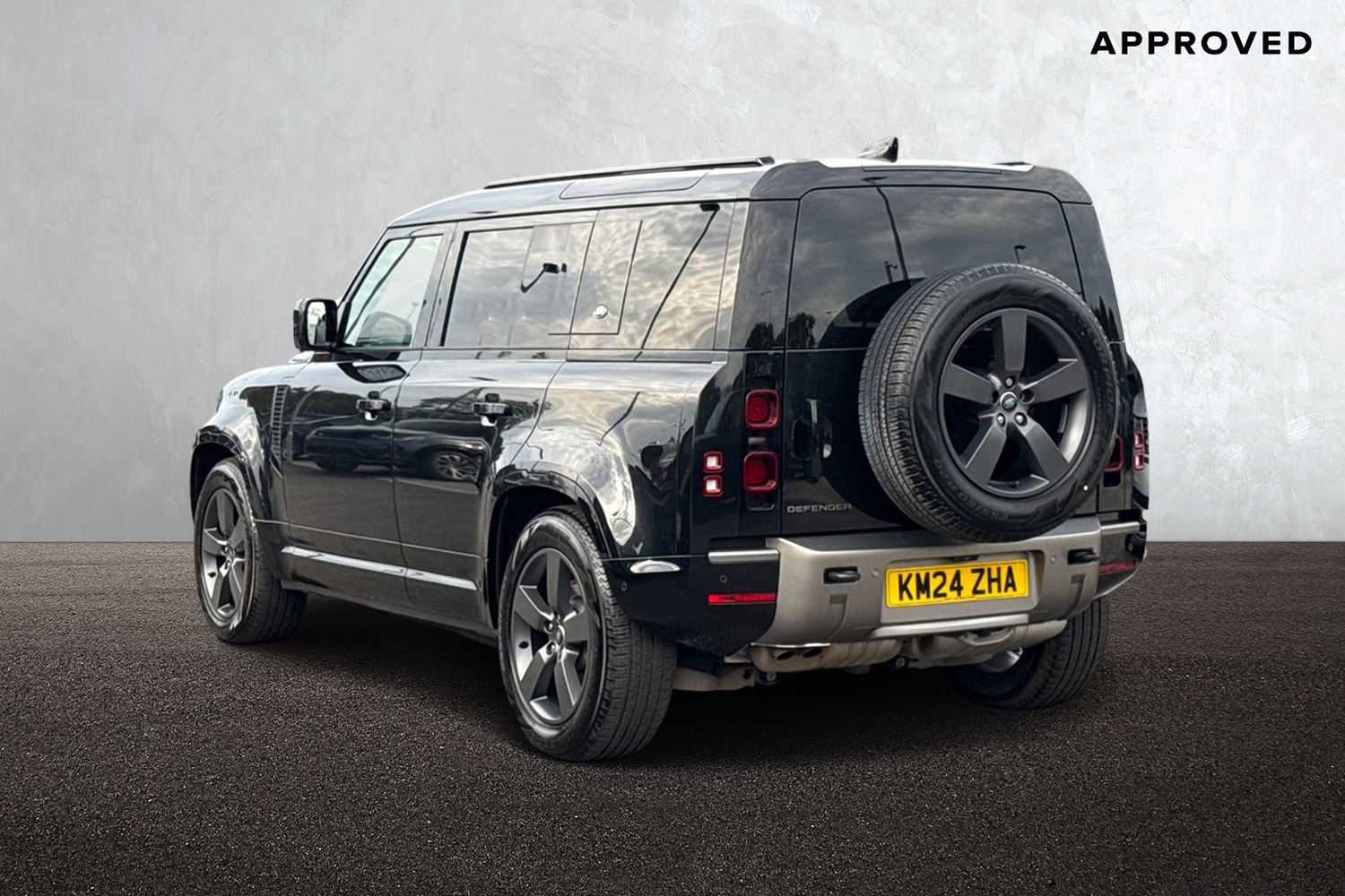 Used Land Rover Defender 110 2024 for sale - 76128612: Photo 2