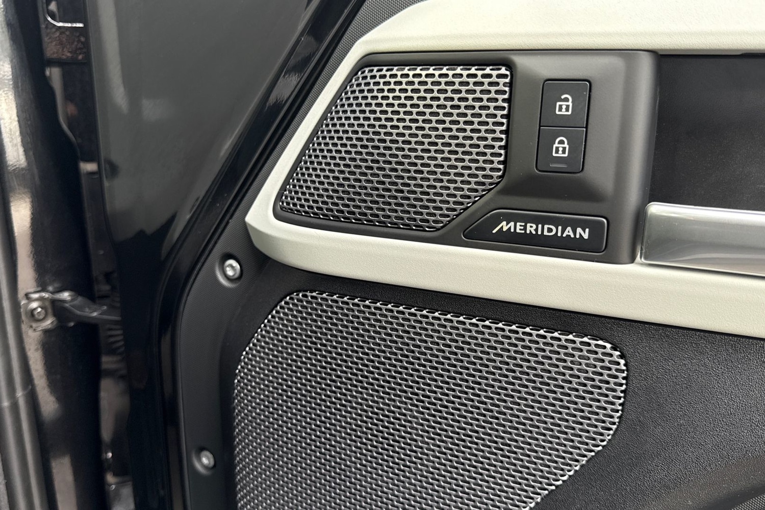 Used Land Rover Defender 110 2024 for sale - 76128612: Photo 25