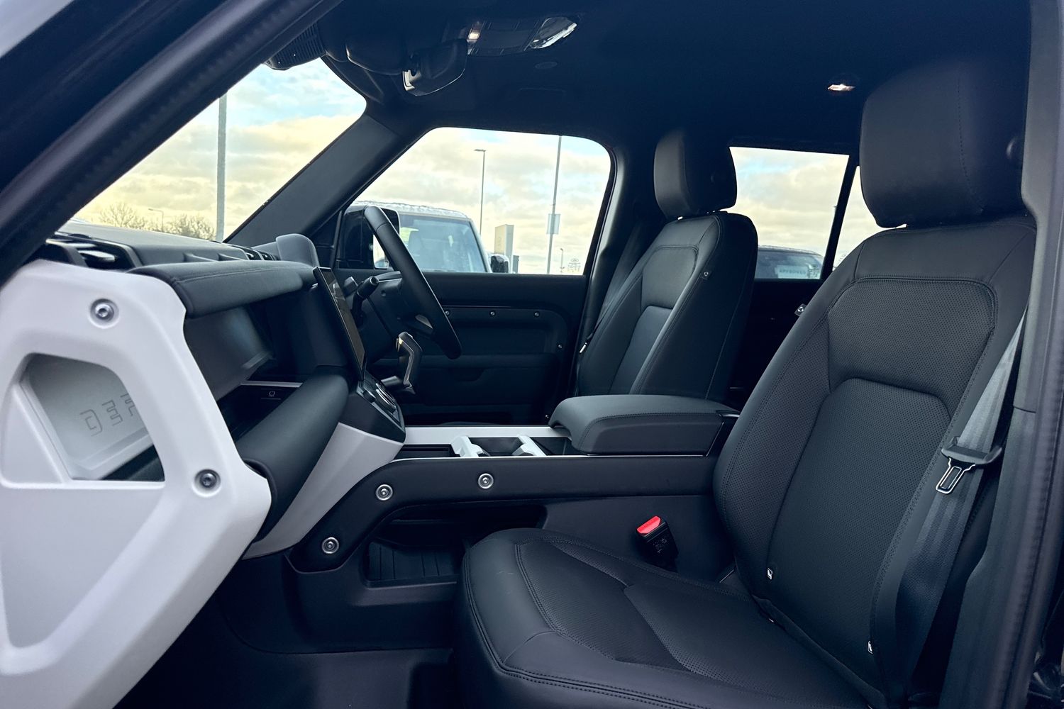 Used Land Rover Defender 110 2025 for sale - 76590430: Photo 11