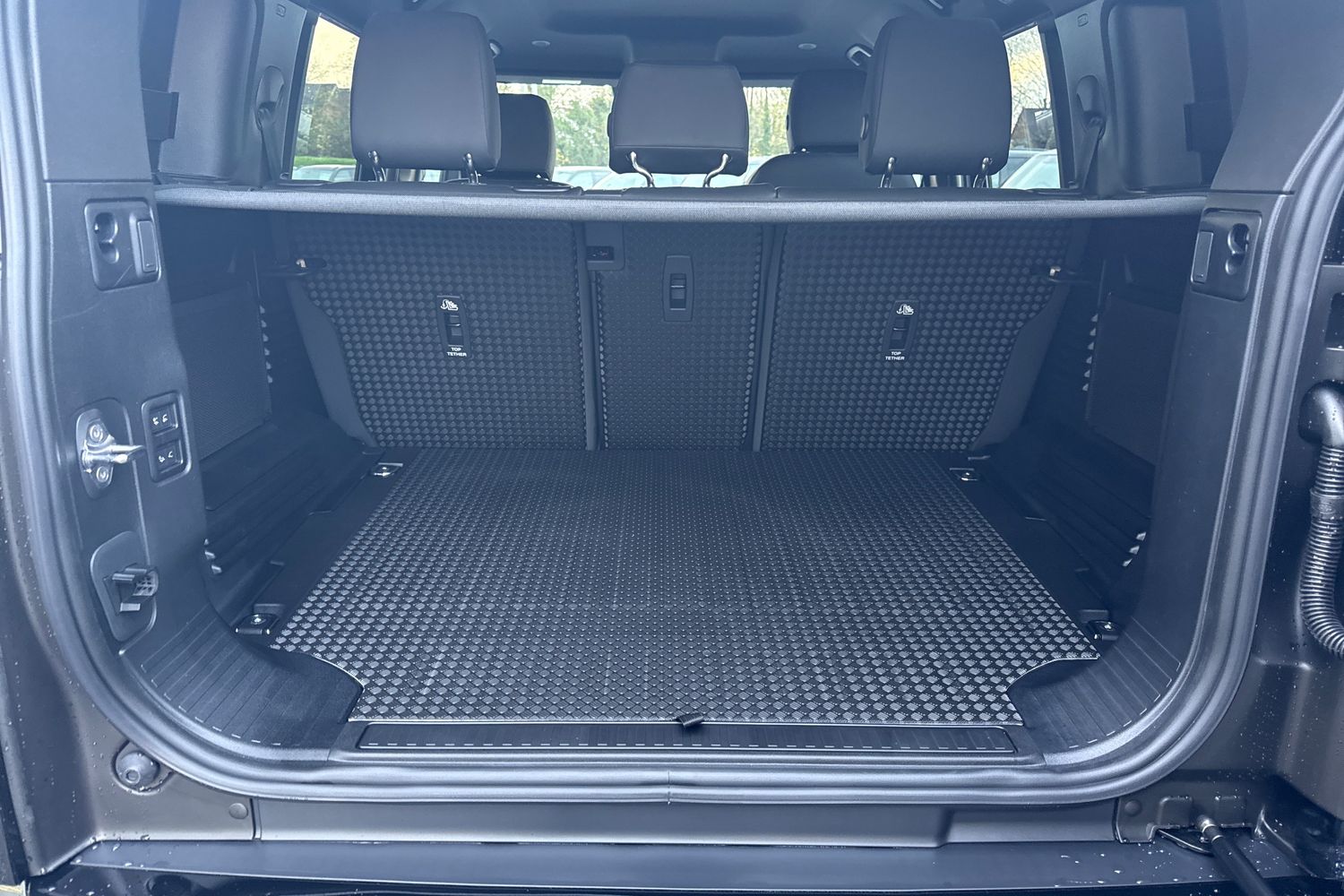 Used Land Rover Defender 110 2025 for sale - 76590430: Photo 24