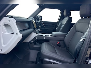 Used Land Rover Defender 110 2025 for sale - 76590430: Photo