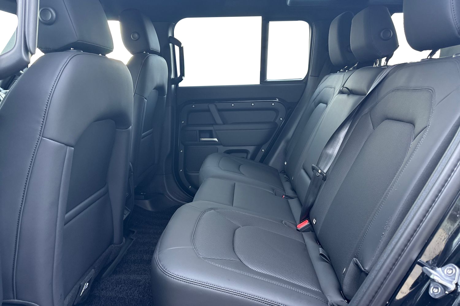 Used Land Rover Defender 110 2025 for sale - 76590430: Photo 4