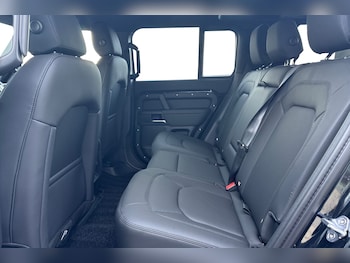 Used Land Rover Defender 110 2025 for sale - 76590430: Photo