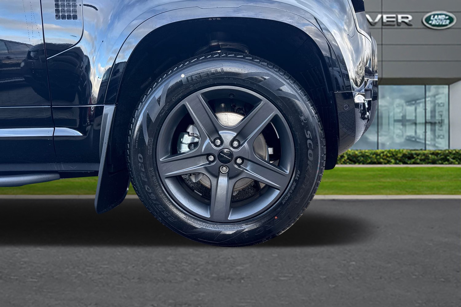 Used Land Rover Defender 110 2025 for sale - 76590430: Photo 8