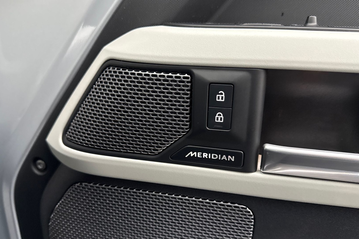 Used Land Rover Defender 110 2023 for sale - 76890190: Photo 25